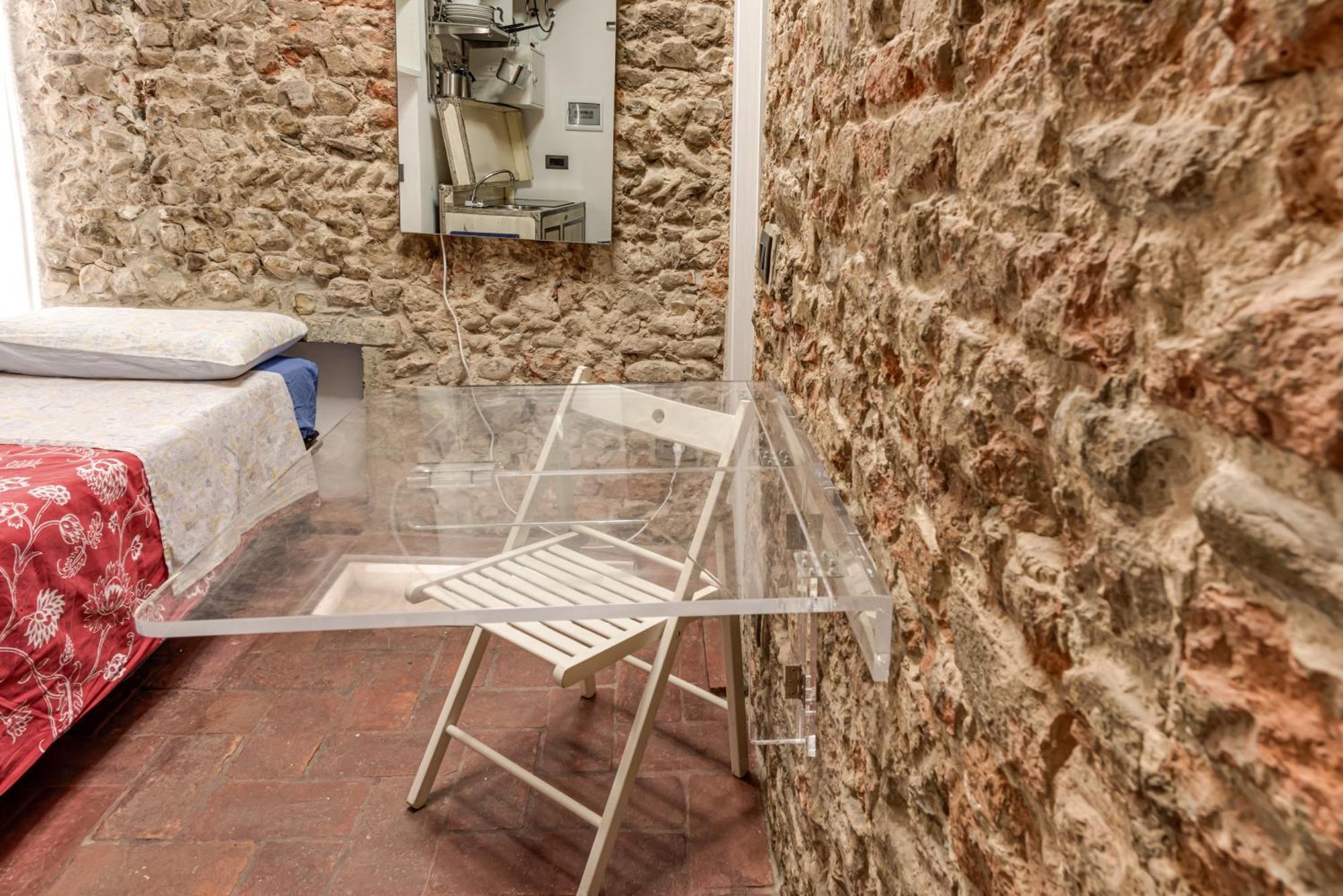Apartment In The Heart Of *